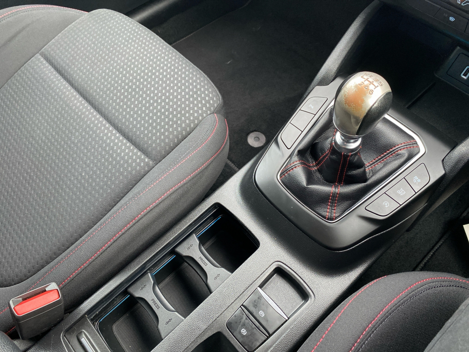 2019 Ford Focus - image 19