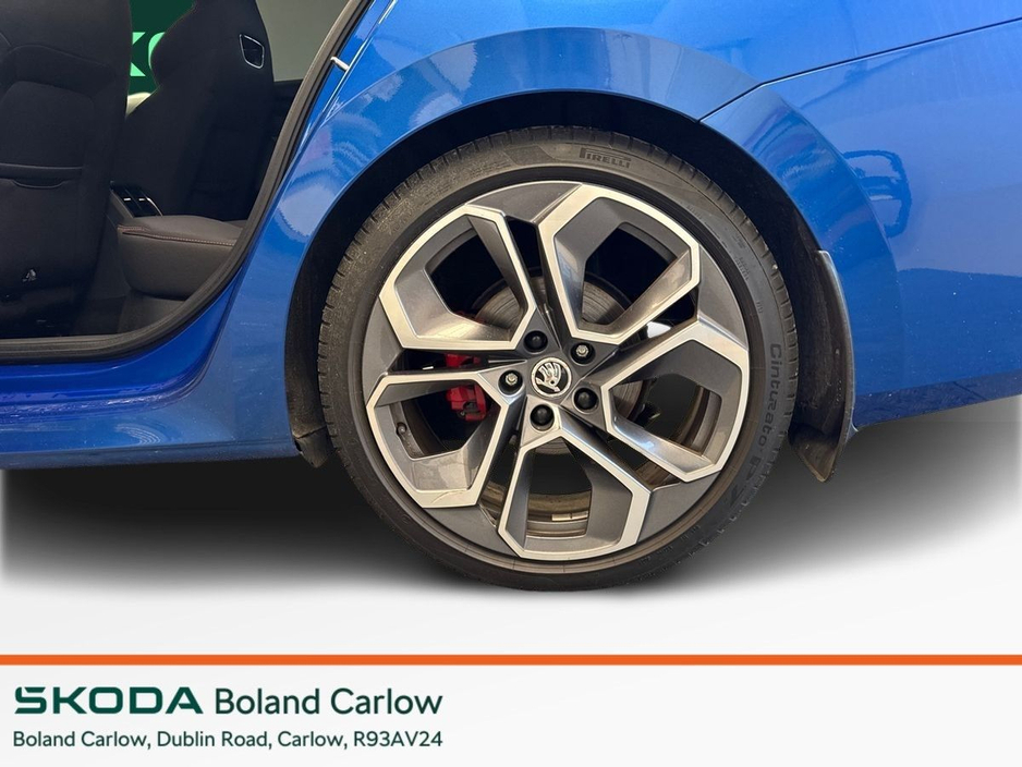 2022 Skoda Octavia - image 5