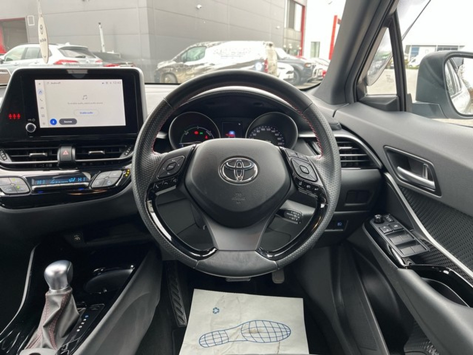2022 Toyota C-HR - image 9