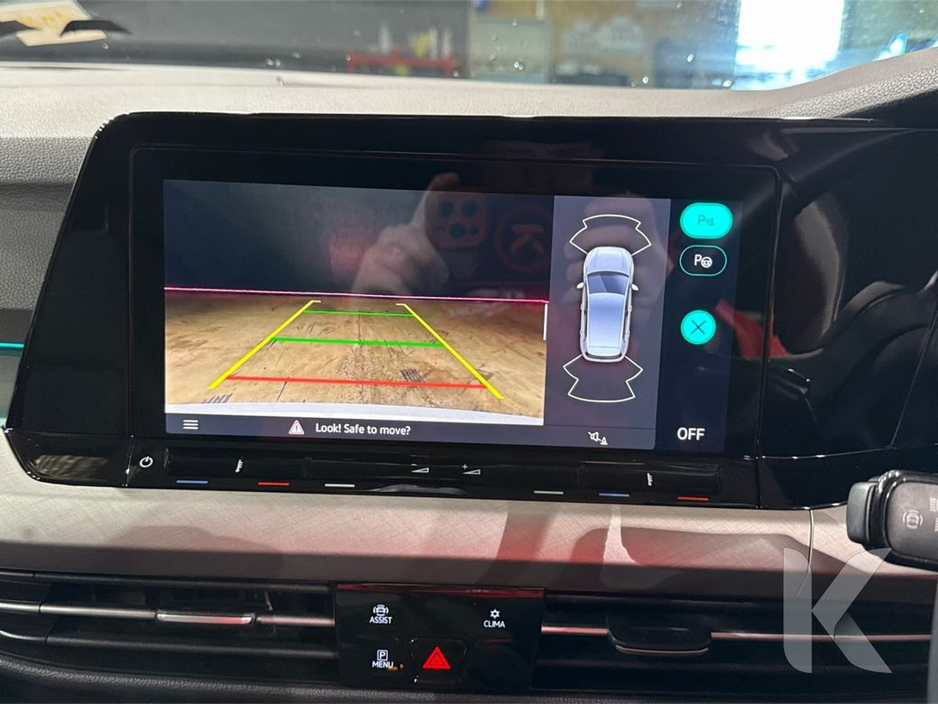 2021 Volkswagen Golf ETSI ACTIVE - FACTORY ALLOYS - DIGITAL DASH - PADDLE SHIFT - REVERSE CAMERA €23,950