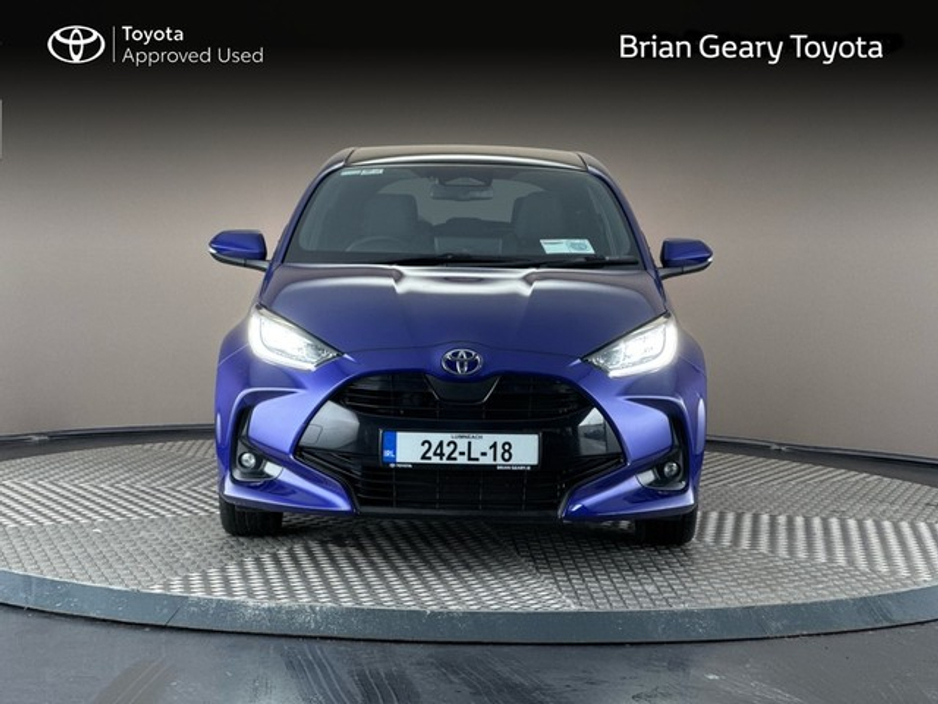 2024 Toyota Yaris PLATINUM Sunroof €28,950
