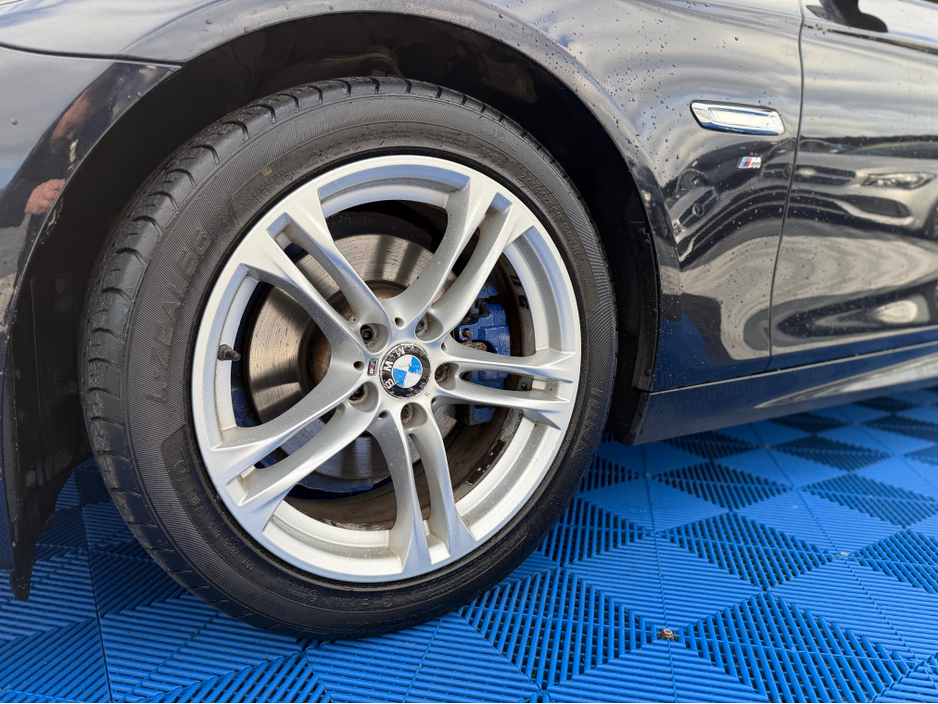 2016 BMW 5 Series - image 11