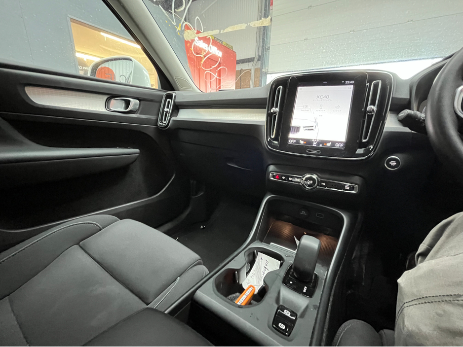 2021 Volvo XC40 €30950 2021 VOLVO XC40 RECHARGE PLUG-IN HYBRID T5 1.5 AUTOMATIC / CRUISE CONTROL / 360° PARKING CAMERA / ELECTRIC MEMORY & HEATED SEATS / HEATED STEERING WHEEL / APPLE CARPLAY €30,950