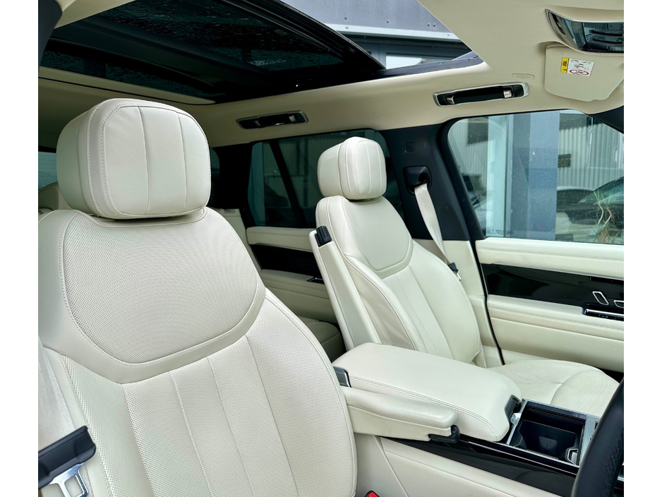 2023 Land Rover Range Rover - image 7