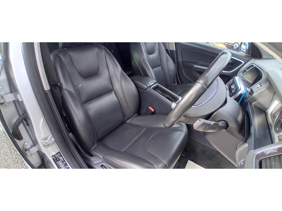 2015 Volvo V60 D2 SE 5DR...LOW MILEAGE... €10,950