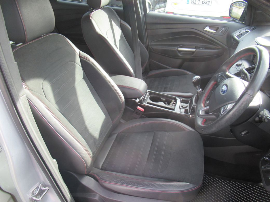 2019 Ford Kuga - image 17