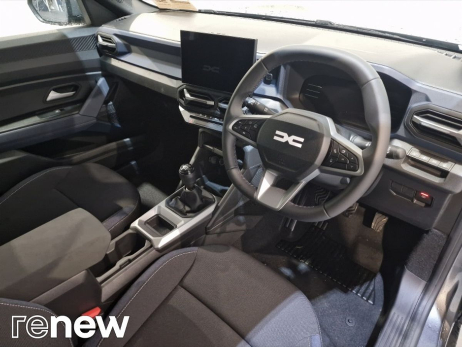 2026 Dacia Duster MHEV 140 Expression €31,514