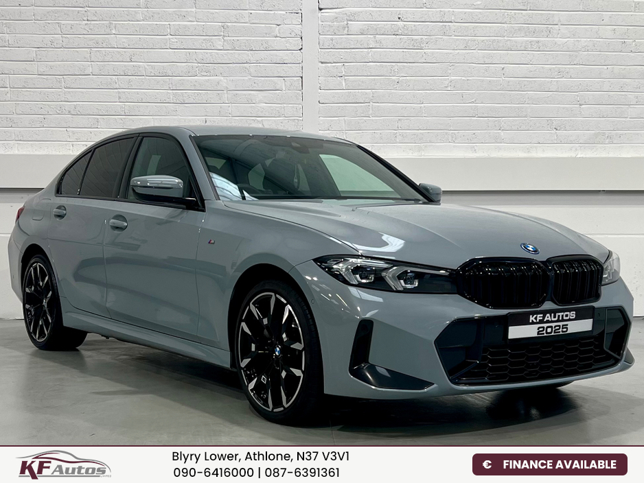 2025 BMW 3 Series - image 3