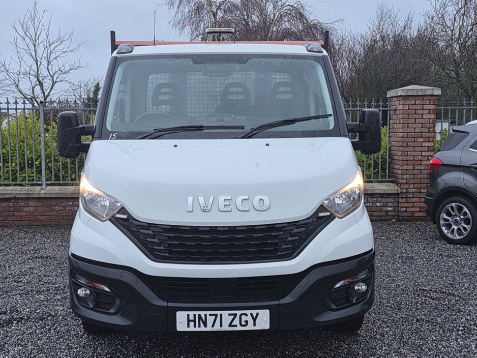 2021 Iveco Daily T35-140  Tipper with 3 seats in front and flashing beacon lights, only 39,000 miles.