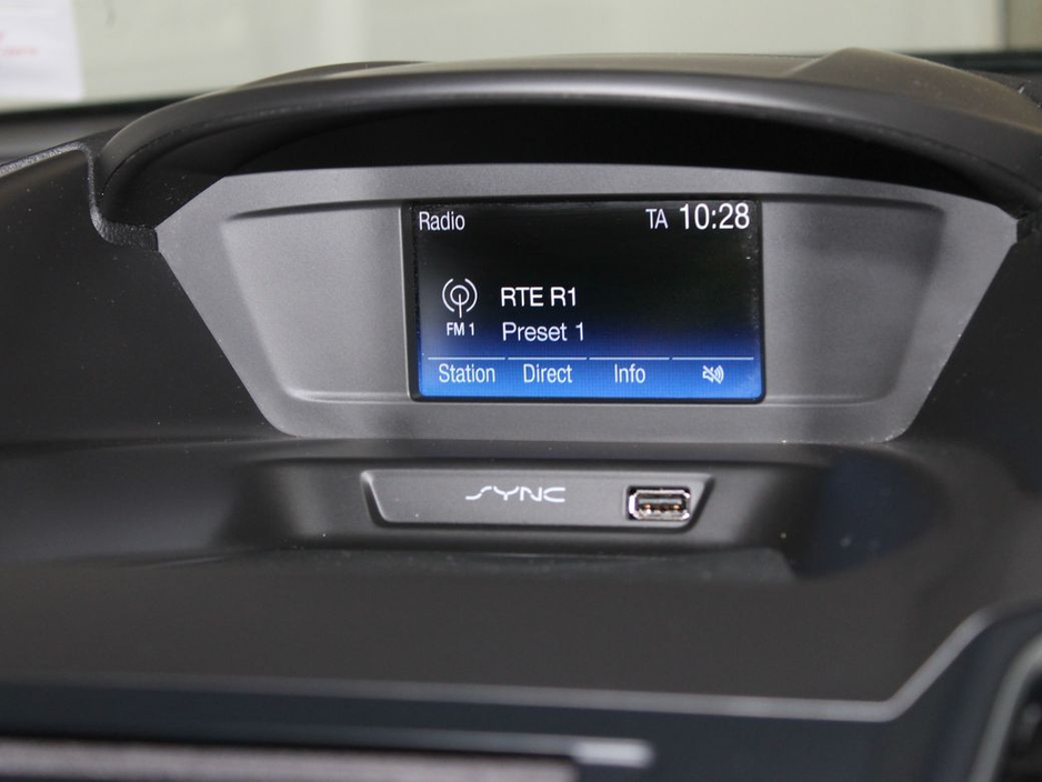 2017 Ford C-Max Zetec 1.5 TDCI 95PS M6 4DR €11,999