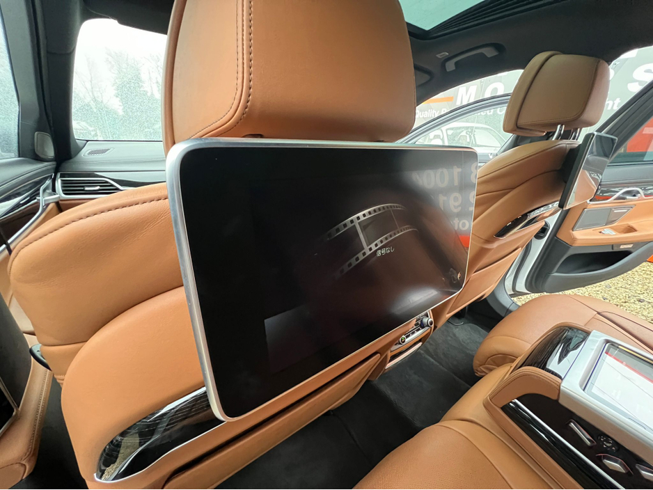 2018 BMW 7 Series ////740-D-M-SPORT//X -DRIVE///HUGE SPEC///SUNROOF//LIKE NEW////