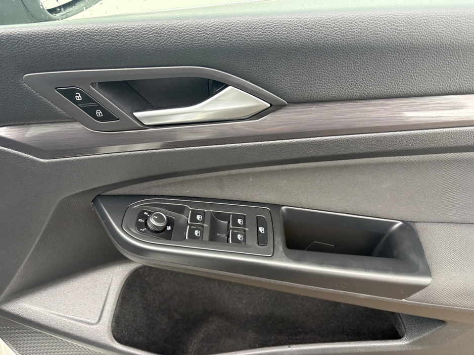 2020 Volkswagen Golf - image 22