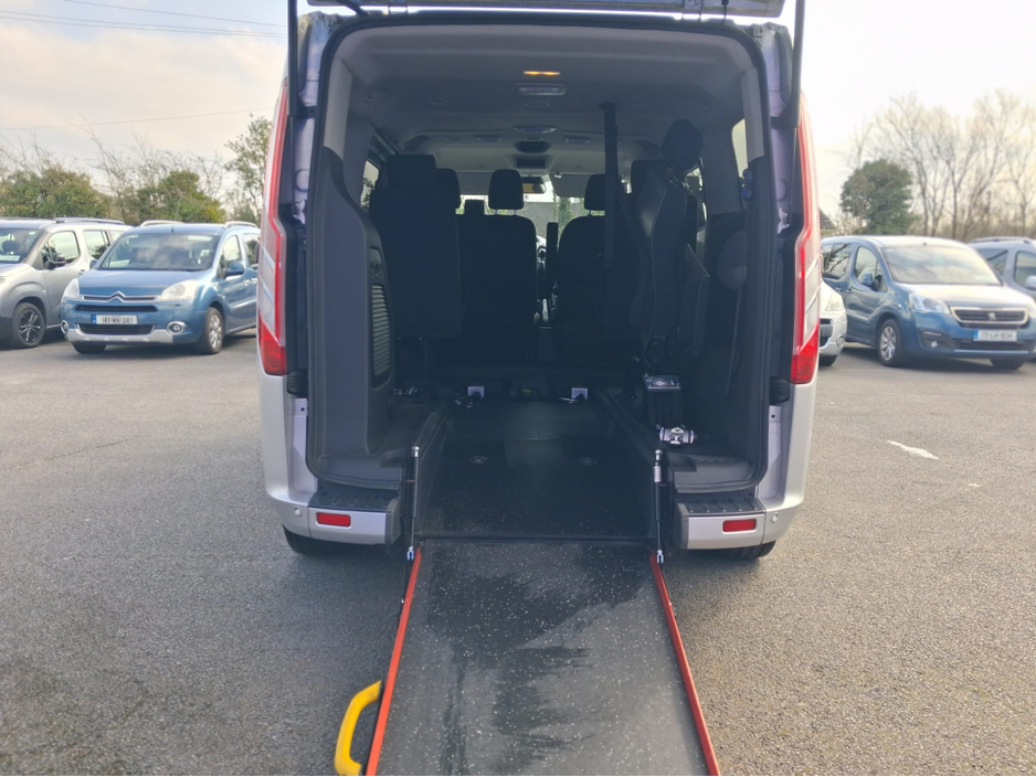 2018 Ford Tourneo - image 8