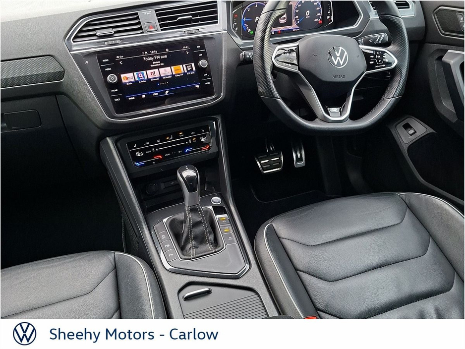 2024 Volkswagen Tiguan - image 2