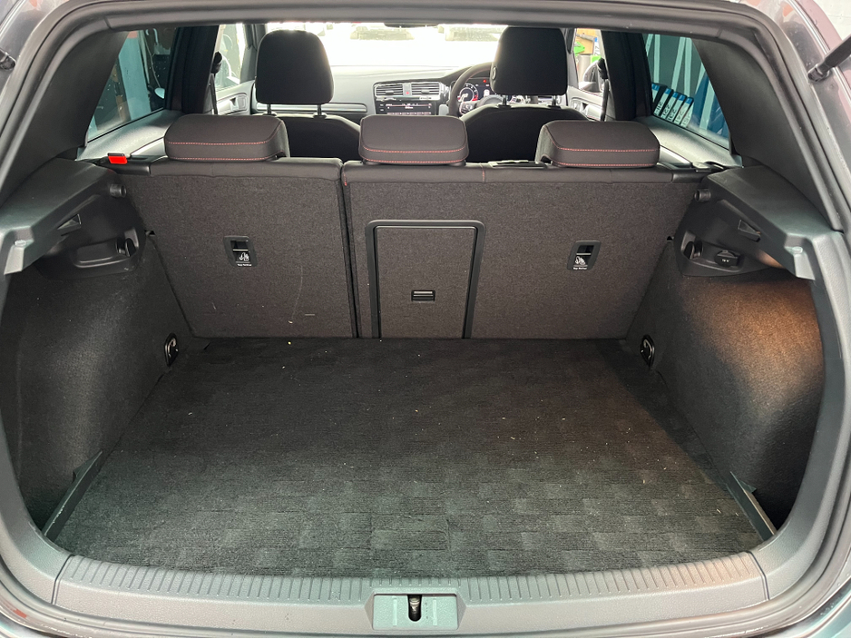 2018 Volkswagen Golf - image 7