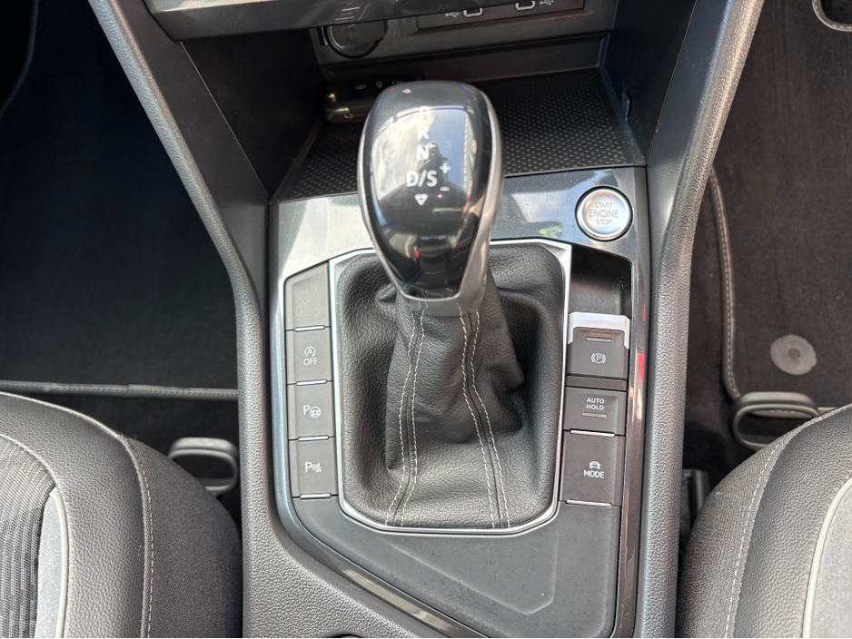 2022 Volkswagen Tiguan - image 15