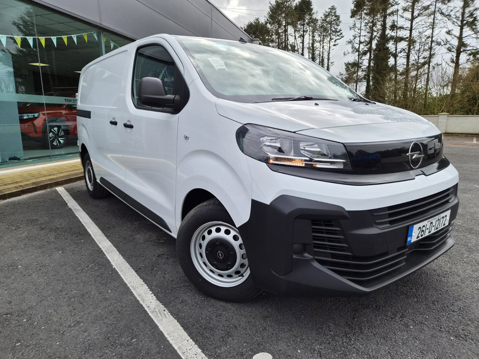 2026 Opel Vivaro - image 2