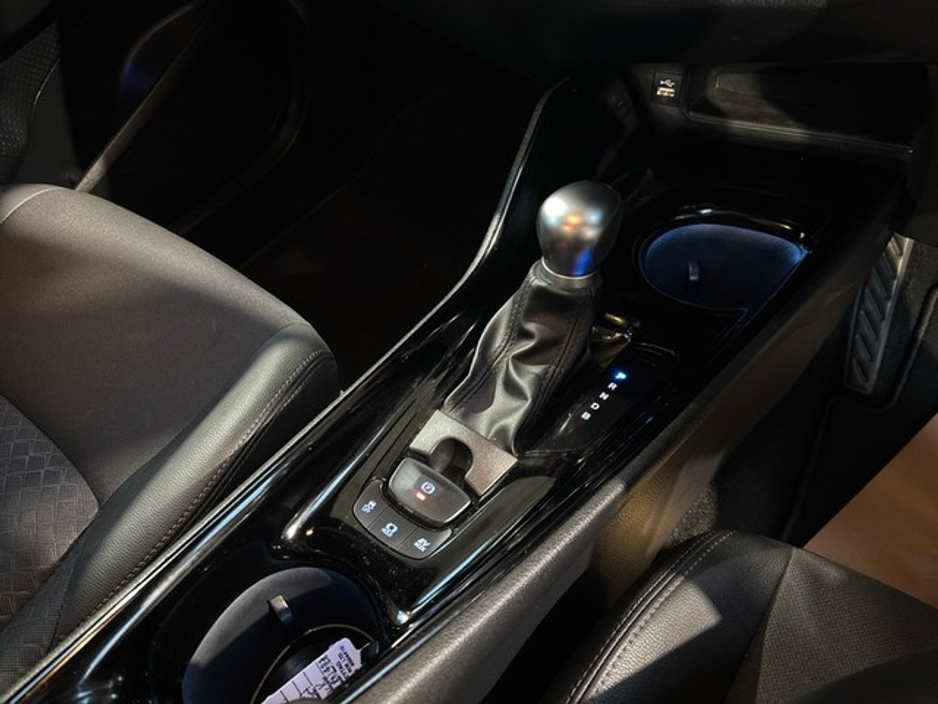 2023 Toyota C-HR HYBRID SPORT 4DR AUTO €30,450