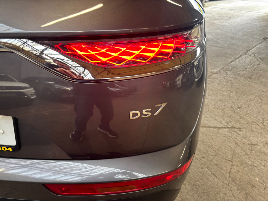 2023 DS Automobiles DS 7 Crossback - image 24