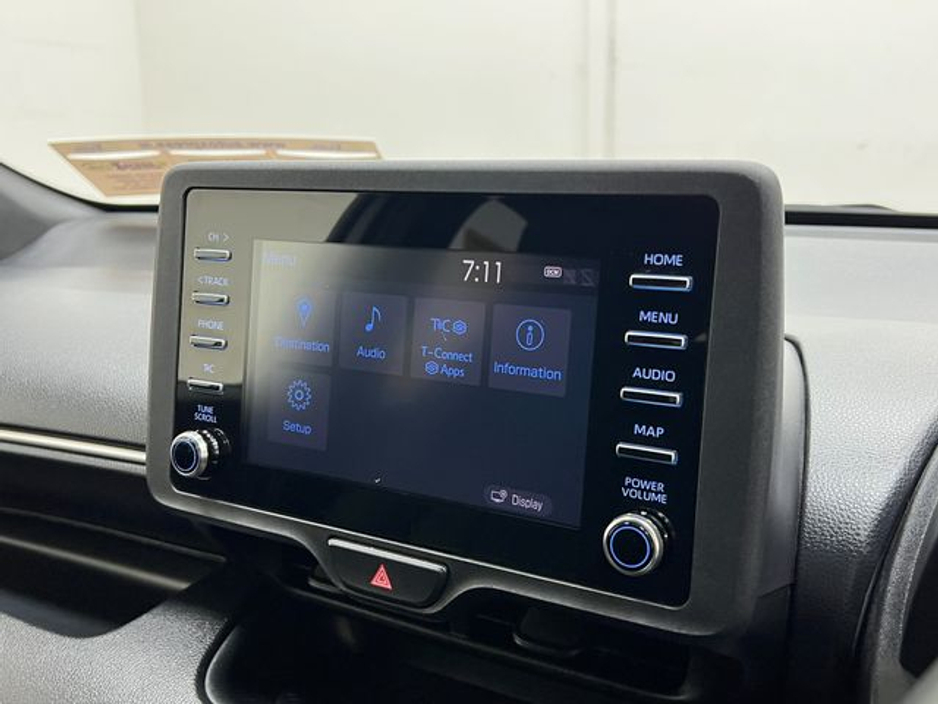 2021 Toyota Yaris - image 32