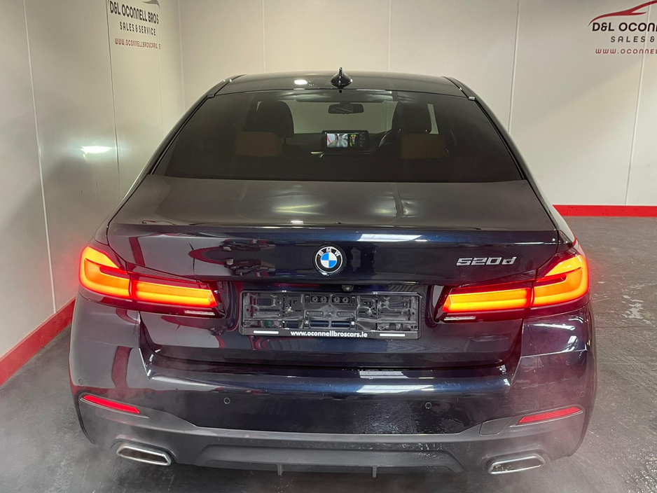 2022 BMW 5 Series - image 7