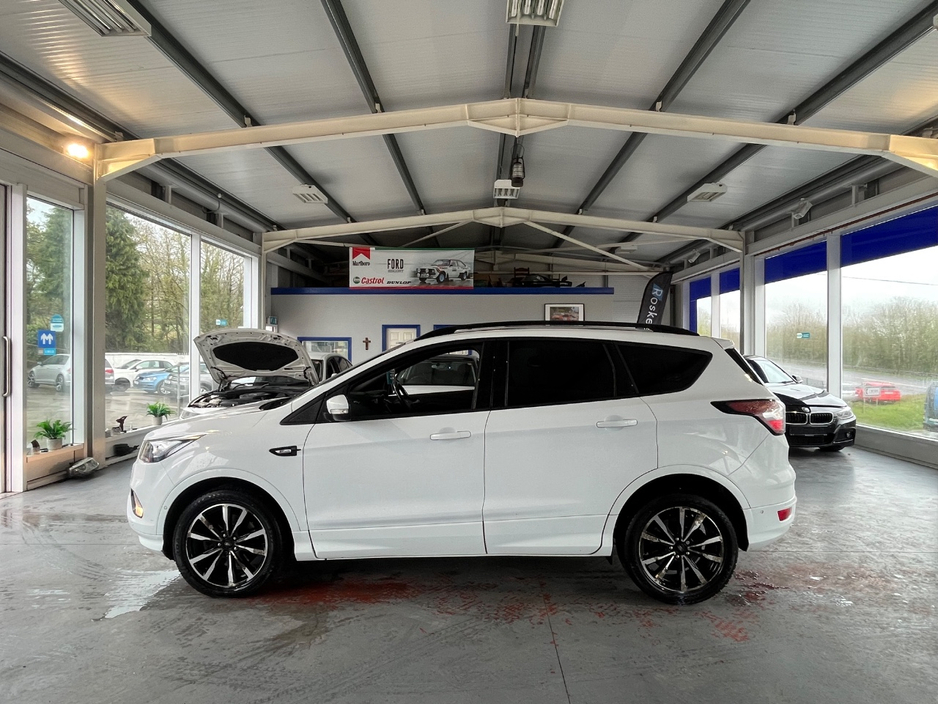2018 Ford Kuga - image 10