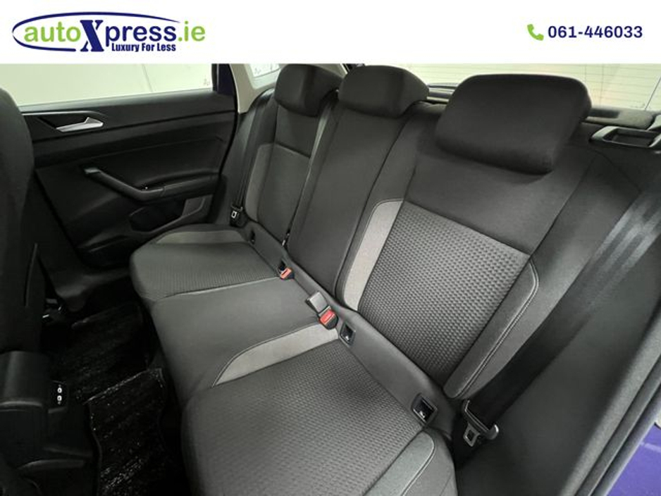 2023 Volkswagen Polo - image 4