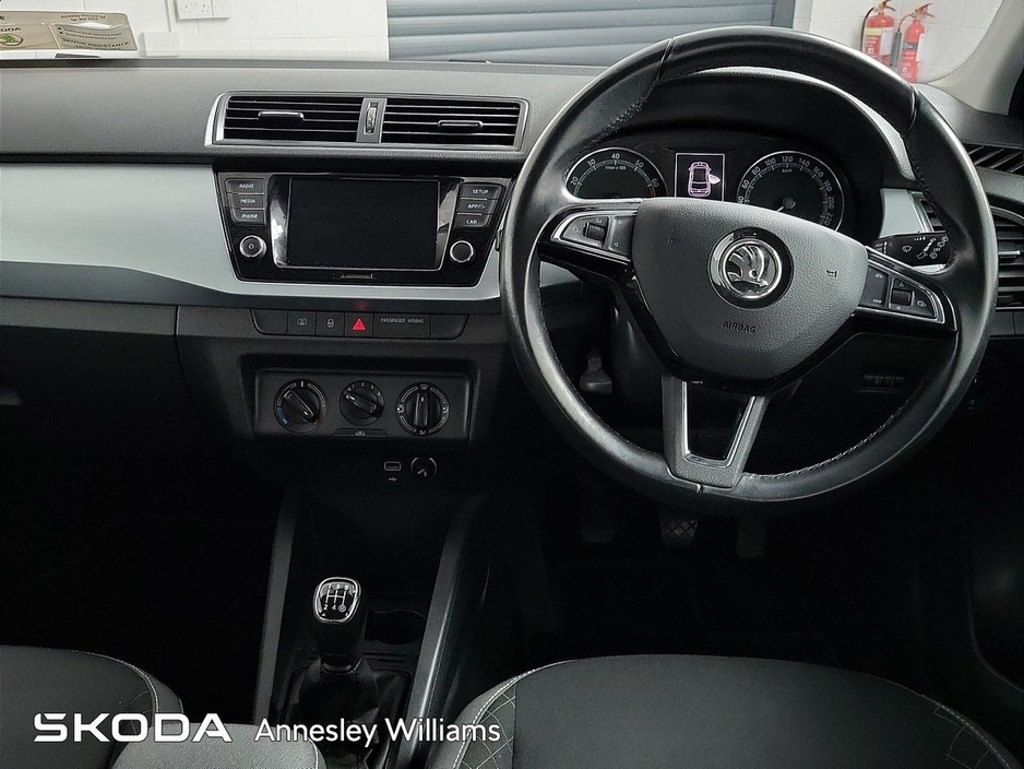 2019 Skoda Fabia - image 2