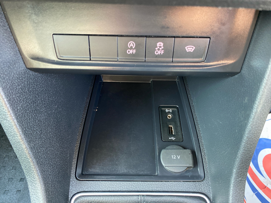 2020 Volkswagen Caddy - image 15