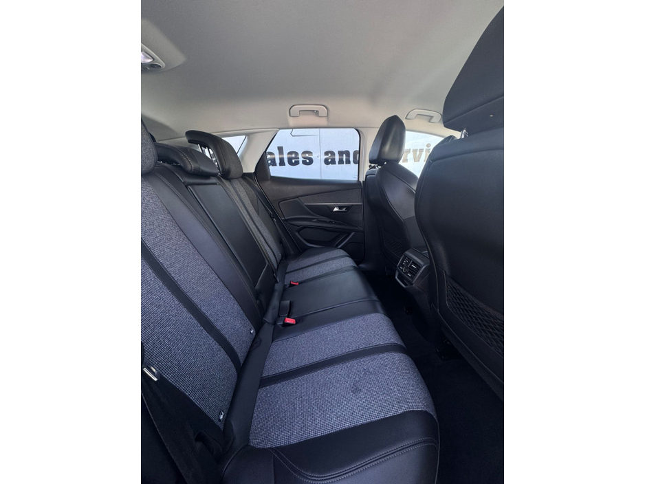 2019 Peugeot 3008 - image 17