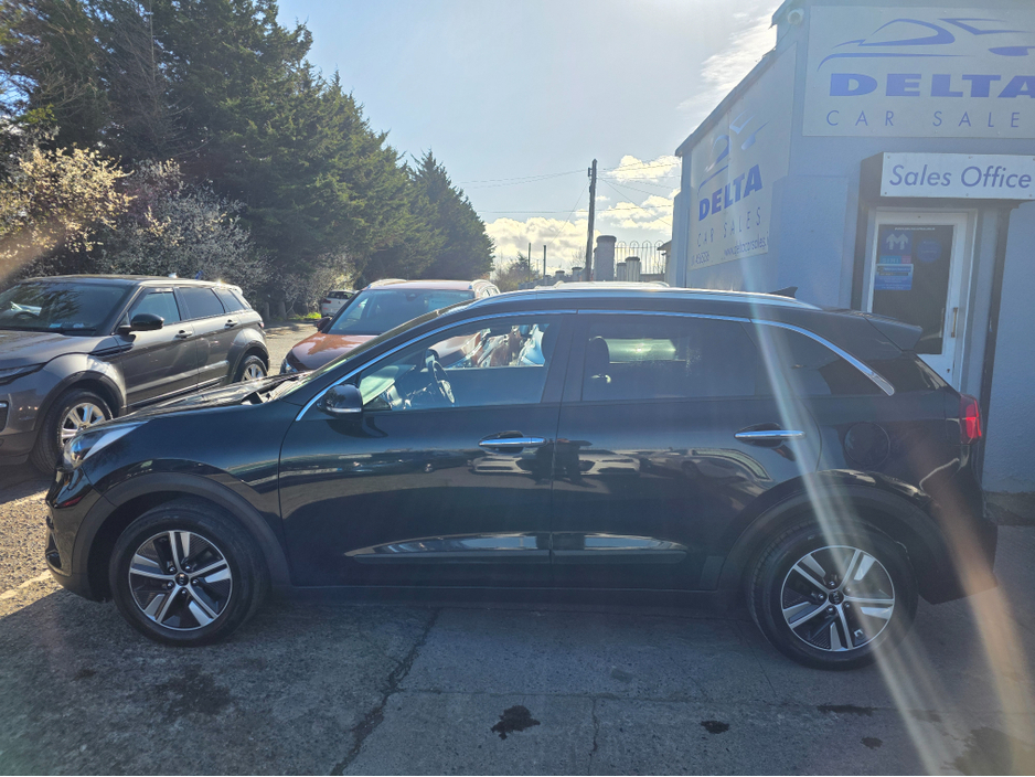 2020 Kia Niro - image 3