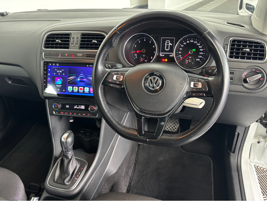 2014 Volkswagen Polo - image 12
