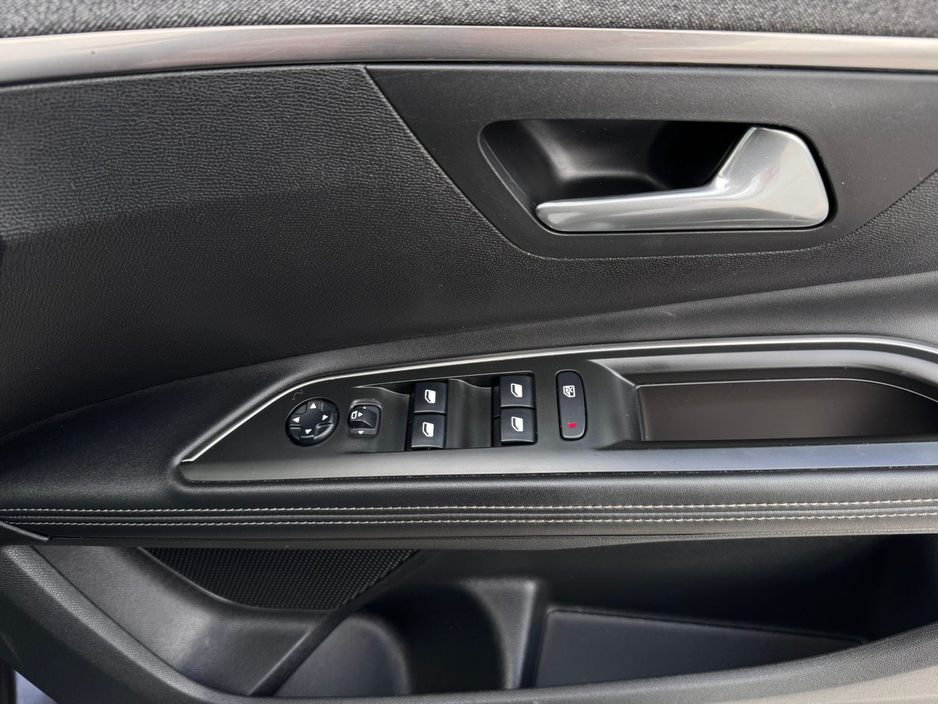 2019 Peugeot 5008 - image 21