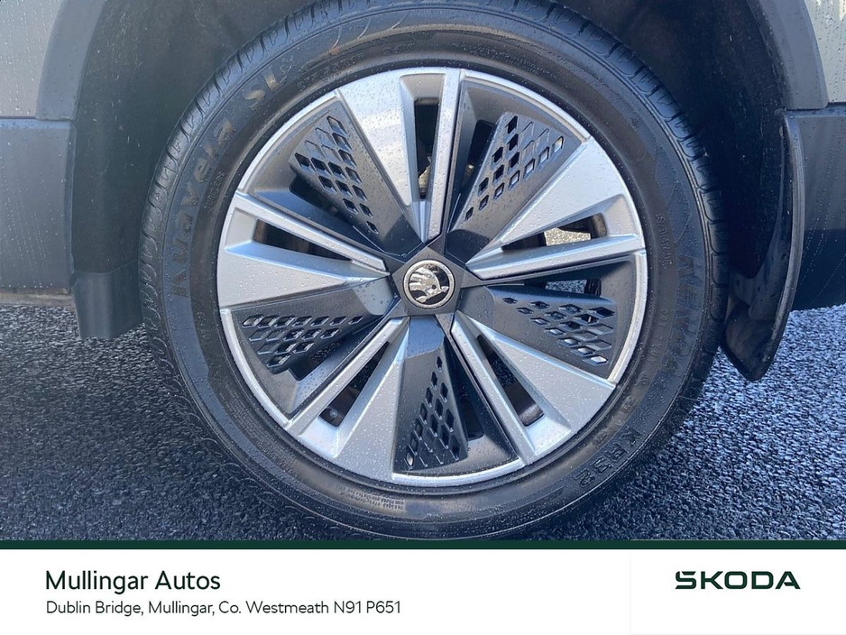 2022 Skoda Karoq - image 9