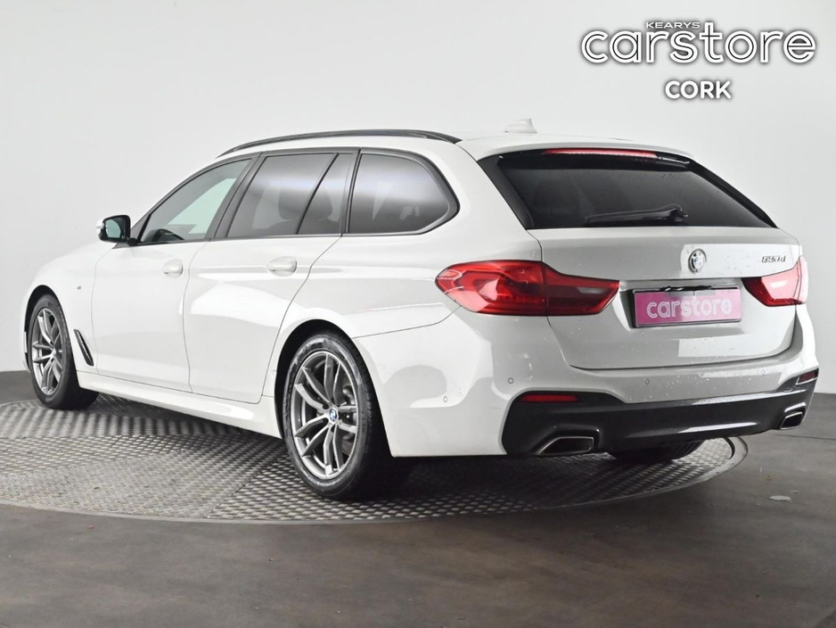 2020 BMW 5 Series - image 3