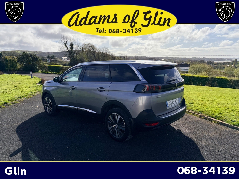 2022 Peugeot 5008 - image 10