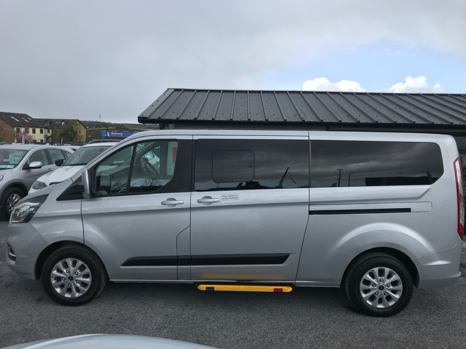 2019 Ford Tourneo - image 24
