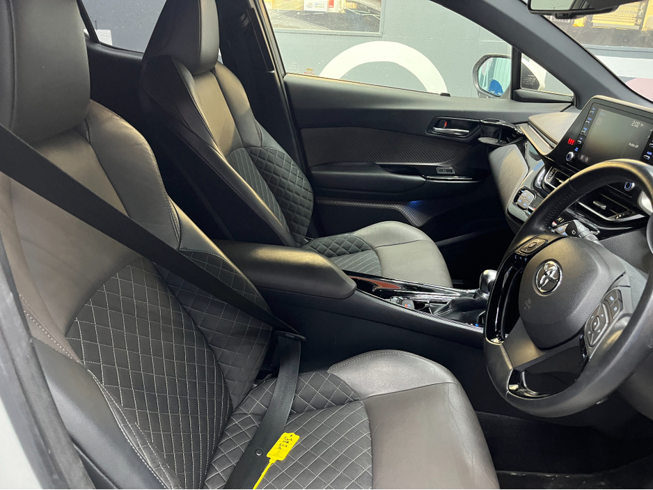 2020 Toyota C-HR €22950! 2020 TOYOTA C-HR G 1.8 AUTOMATIC / CRUISE CONTROL / REVERSE CAMERA / HEATED SEATS €22,950