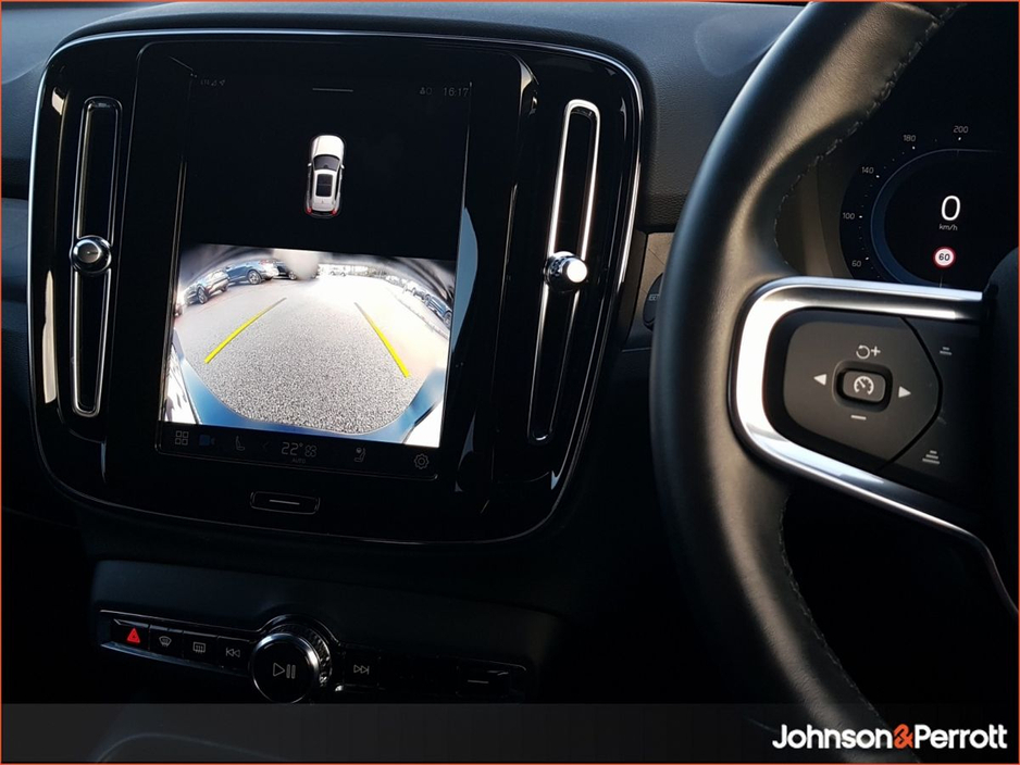 2025 Volvo EX40 82 kWh Extended Range Plus €49,900