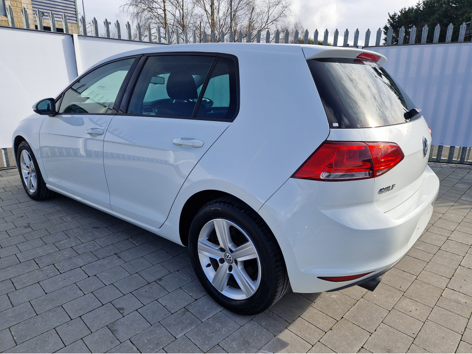 2013 Volkswagen Golf - image 6