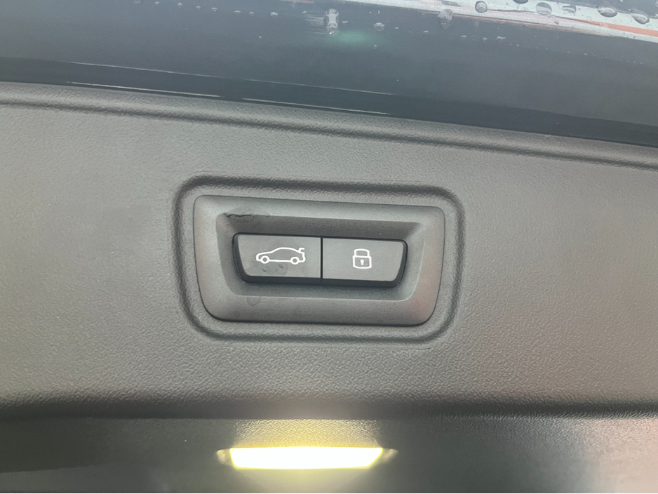 2024 BMW i5 2024 BMW I5 EDRIVE40 TOURING EXCELLENCE ELECTRIC AUTOMATIC / CRUISE CONTROL / 360° CAMERA / ELECTRIC MEMORY & HEATED SEATS / APPLE CARPLAY / PANORAMIC SUNROOF / PADDLE SHIFTERS / AMBIENT LIGHT