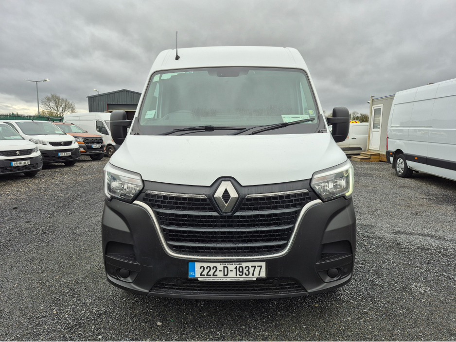 2022 Renault Master - image 2