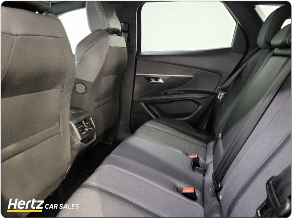 2023 Peugeot 3008 - image 13