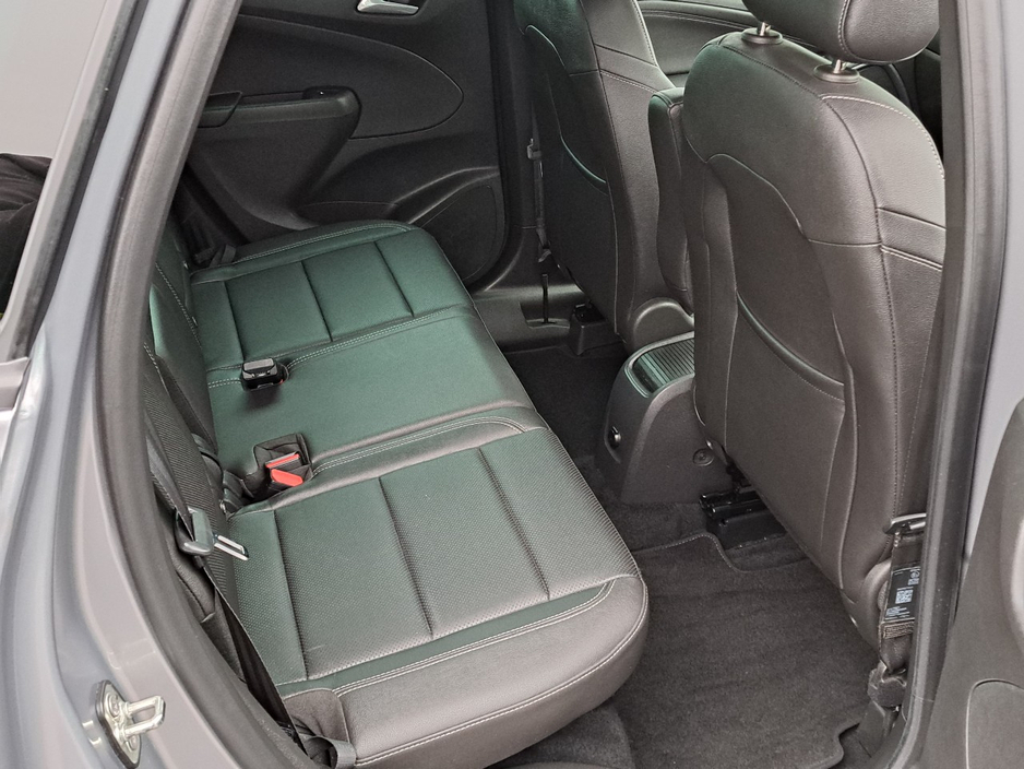 2022 Opel Crossland - image 16