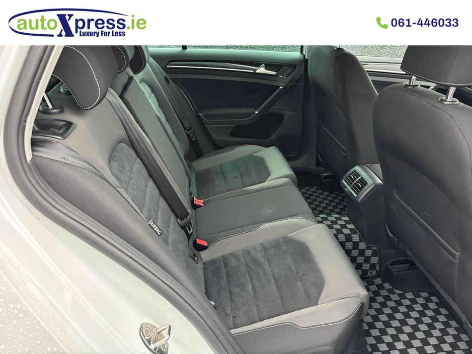 2017 Volkswagen Golf - image 12