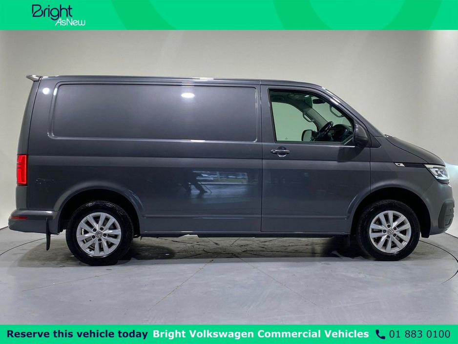 2022 Volkswagen Transporter - image 5