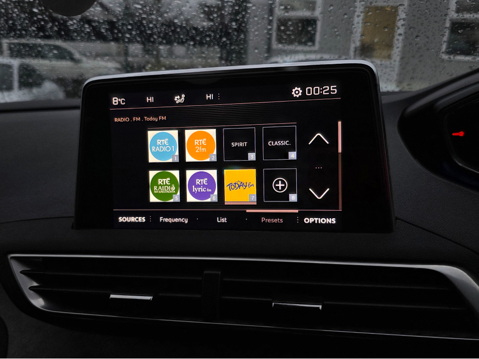 2017 Peugeot 5008 ( 172 REG ) 7 SEATER - DIGITAL DASH - CAMERA - ALLOYS - CARPLAY ANDROID AUTO EU RADIO PEARL WHITE €24,950