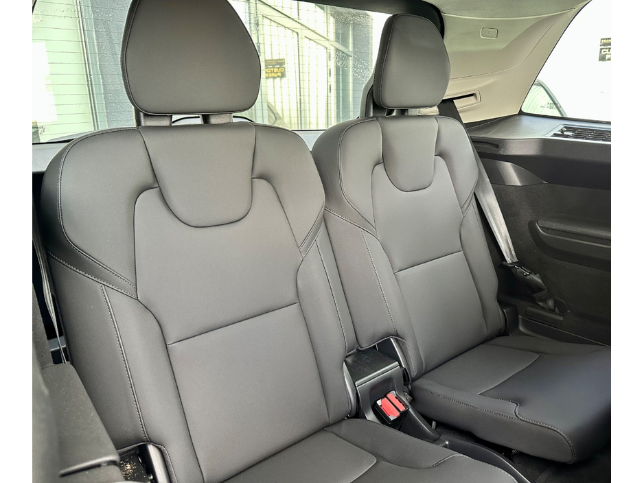 2025 Volvo XC90 - image 20
