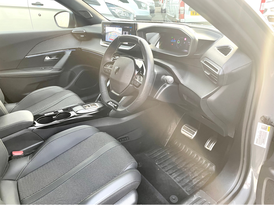 2024 Peugeot 2008 E2008 GT-LINE 50KWH 136BHP AUTO 5DR HATCHBACK €24,950