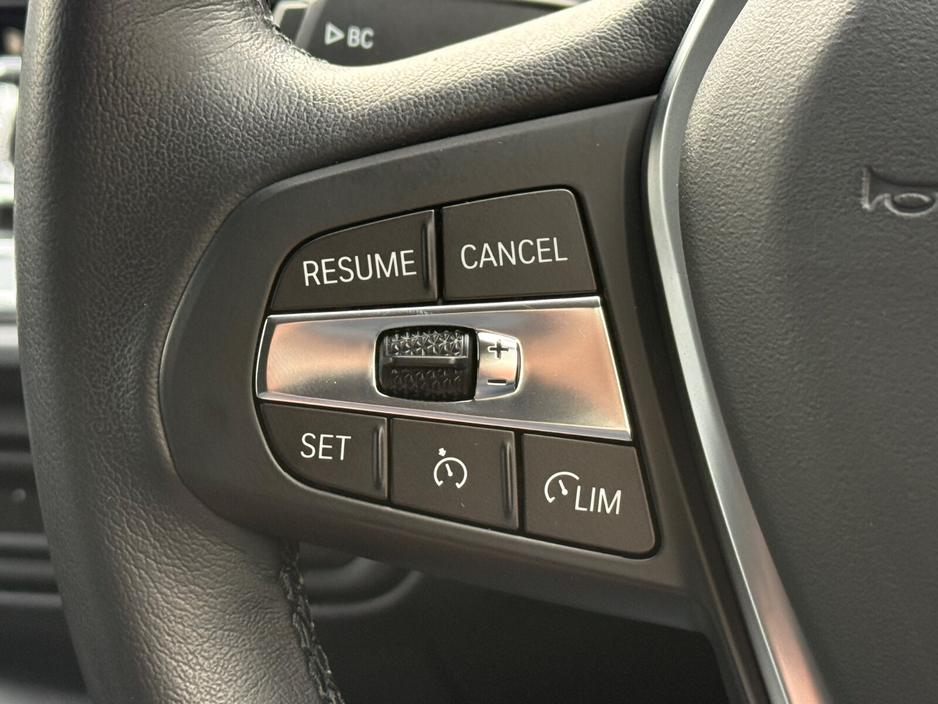 2021 BMW 1 Series - image 22